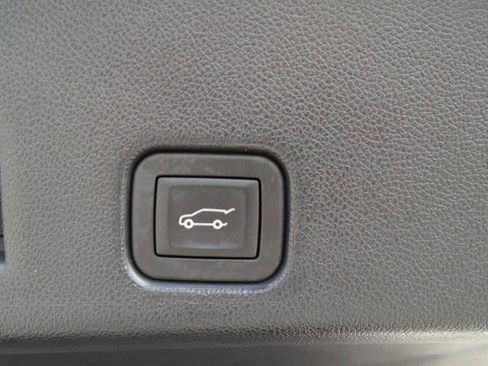 Certified 2025 Buick Enclave Avenir w/ Super Cruise Package AWD/4WD image 34