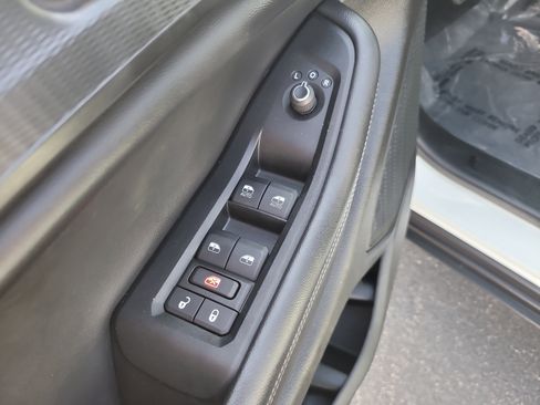 Used 2024 Jeep Grand Cherokee L Laredo image 16