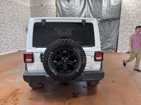 Used 2022 Jeep Wrangler Unlimited Sport image 6