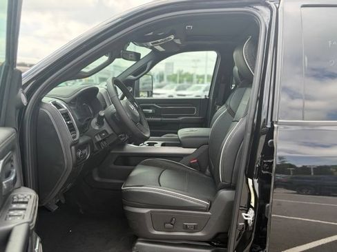 New 2026 RAM 2500 Laramie AWD/4WD image 16