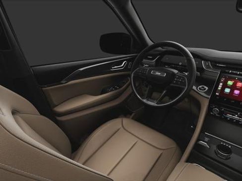 New 2025 Jeep Grand Cherokee Limited w/ Trailer Tow Package image 8