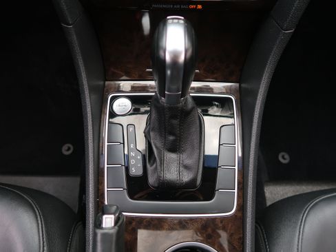 Used 2014 Volkswagen Passat TDI SEL Premium FWD image 20