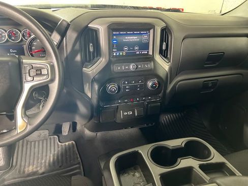 Used 2021 Chevrolet Silverado 1500 Custom w/ Safety Confidence Package image 17