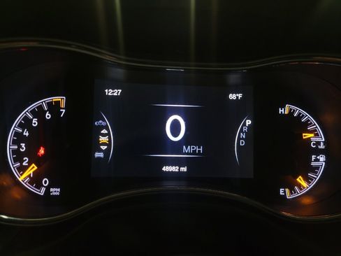 Used 2021 Jeep Grand Cherokee Limited w/ Premium Lighting Group AWD/4WD image 23