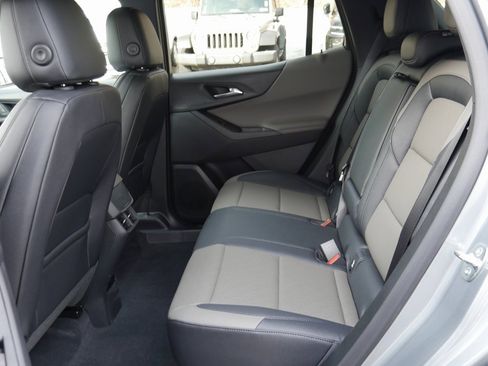 New 2026 Chevrolet Equinox LT image 18