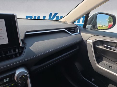 Used 2024 Toyota RAV4 XLE FWD image 10