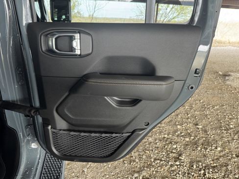 New 2026 Jeep Gladiator Sport image 32