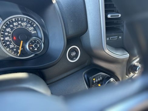 Used 2021 RAM 2500 Big Horn image 31