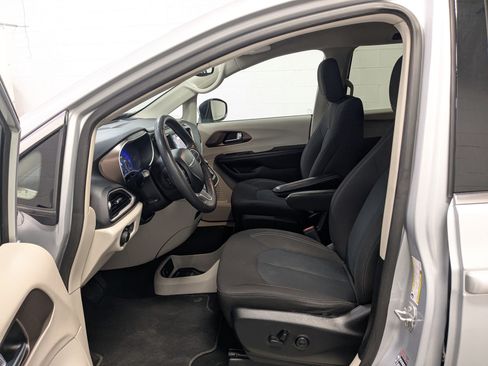 Certified 2023 Chrysler Voyager LX FWD image 20