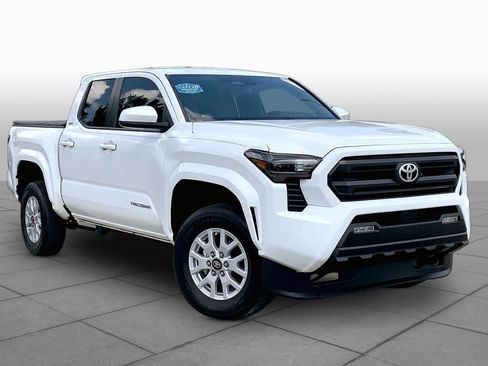 Used 2024 Toyota Tacoma SR5 RWD image 3