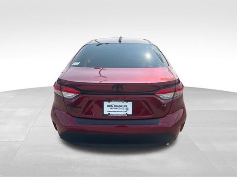 Used 2025 Toyota Corolla LE FWD image 4