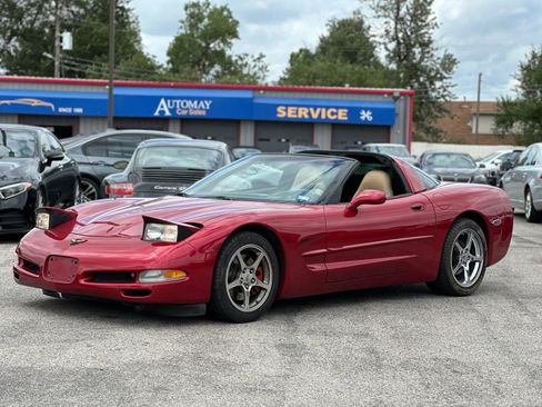 Used 2002 Chevrolet Corvette Coupe w/ Preferred Equipment Group2 RWD image 1