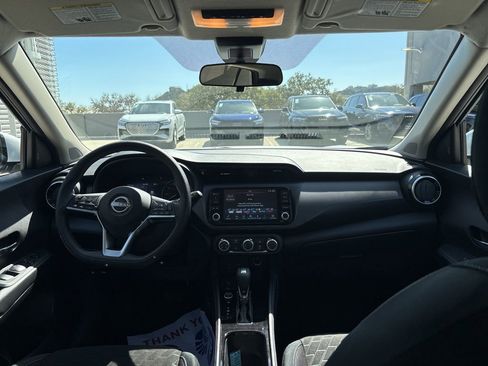 Used 2024 Nissan Kicks SV image 18