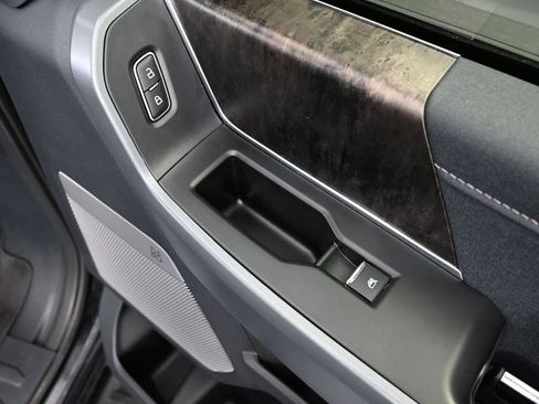 Used 2024 Ford F250 Lariat w/ Lariat Ultimate Package AWD/4WD image 50