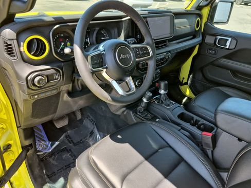 Used 2024 Jeep Wrangler Unlimited Sahara AWD/4WD image 11
