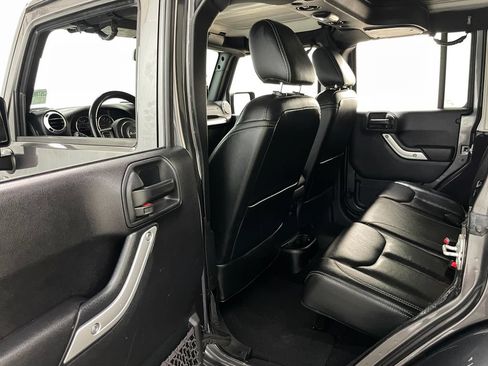 Used 2016 Jeep Wrangler Unlimited Sahara AWD/4WD image 39