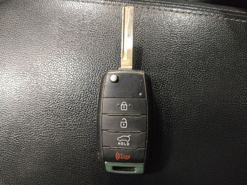 Used 2016 Kia Sorento LX AWD/4WD image 32