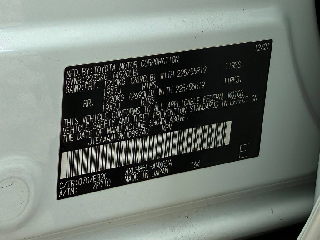 Used 2022 Toyota Venza XLE AWD/4WD image 38