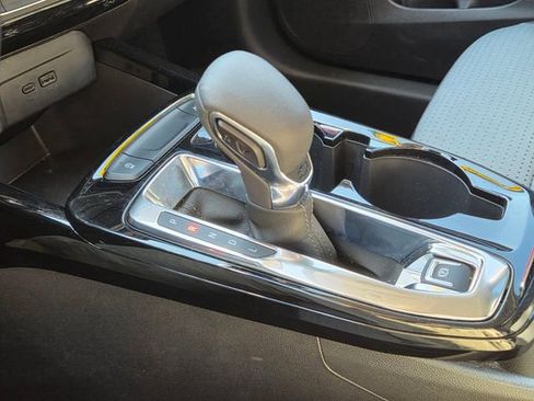 Used 2025 Chevrolet Trax LT w/ LT Convenience Package image 33