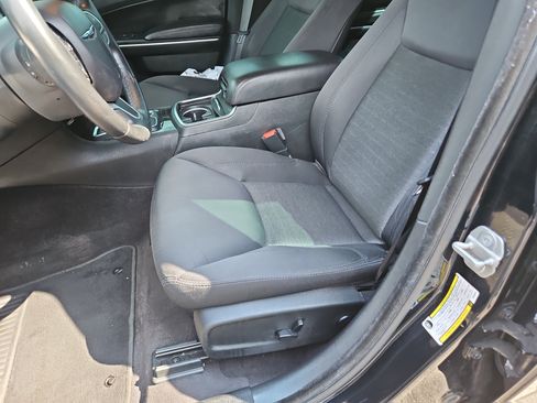 Used 2019 Chrysler 300 Touring w/ Sport Appearance Package AWD/4WD image 16