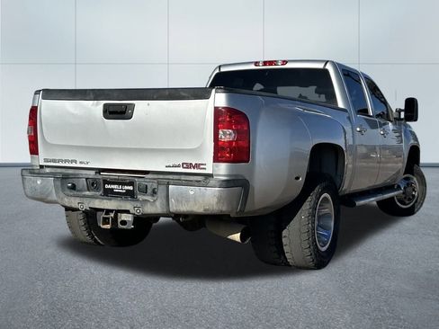 Used 2011 GMC Sierra 3500 SLT image 2