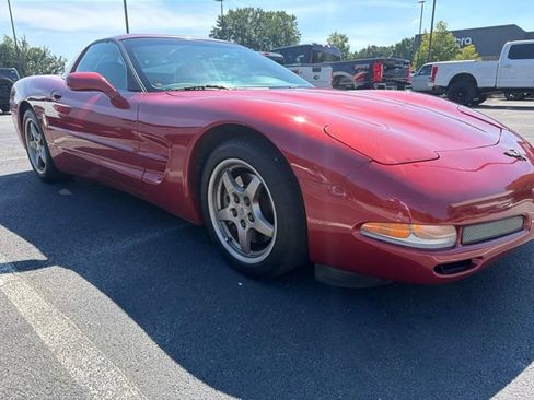 Used 1998 Chevrolet Corvette Coupe w/ Memory Pkg RWD image 2