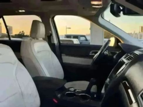 Used 2019 Ford Explorer Platinum AWD/4WD image 19