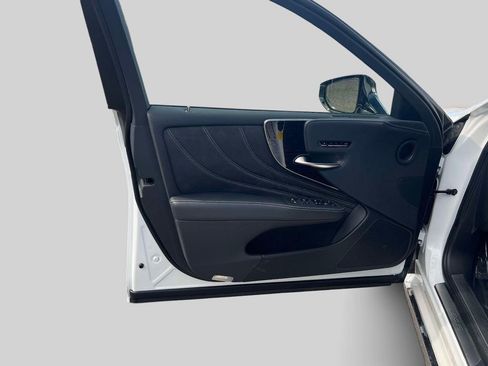 Certified 2025 Lexus LS 500 AWD w/ Luxury Package image 16