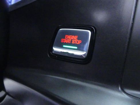 Used 2019 Chevrolet Corvette Stingray Coupe w/ Carbon Flash Badge Package RWD image 18