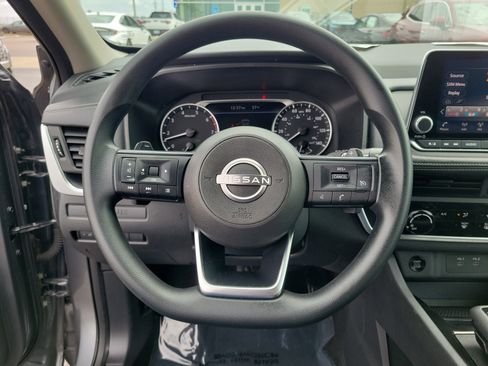 Used 2024 Nissan Rogue S AWD/4WD image 21