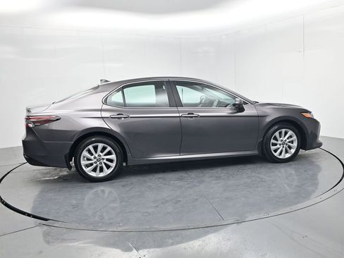 Used 2021 Toyota Camry LE image 8