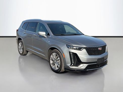 Certified 2025 Cadillac XT6 Premium Luxury w/ Platinum Package AWD/4WD image 3