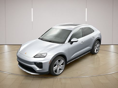 Certified 2025 Porsche Macan 4 Electric AWD/4WD image 33