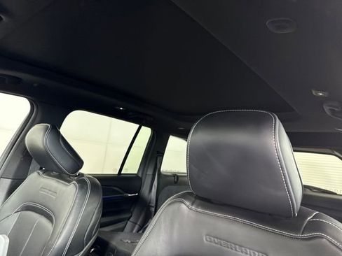 Used 2023 Jeep Grand Cherokee Overland image 12