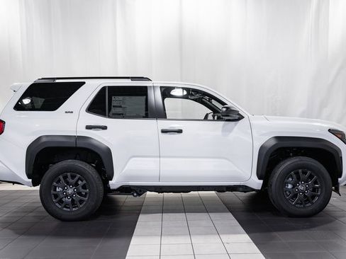 New 2026 Toyota 4Runner SR5 image 3