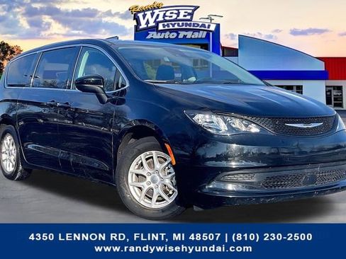 Used 2024 Chrysler Voyager LX image 1