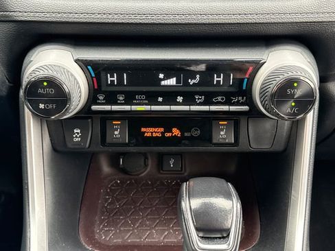 Used 2020 Toyota RAV4 Limited w/ Carpet Mat Package AWD/4WD image 35