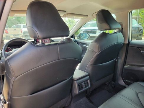 Used 2022 Toyota Camry XSE FWD image 27