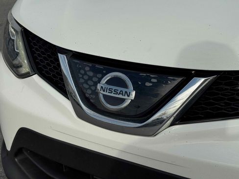 Used 2018 Nissan Rogue Sport S image 13