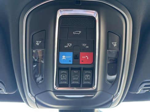 New 2026 Jeep Grand Wagoneer L 4WD w/ Premium Group I image 80