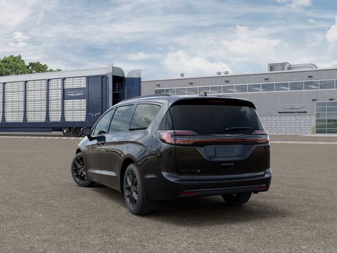 New 2026 Chrysler Pacifica Select w/ S Appearance Package image 3