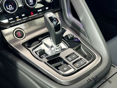 Used 2024 Jaguar F-TYPE R AWD/4WD image 22