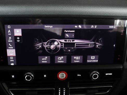 Used 2025 Porsche Macan image 21