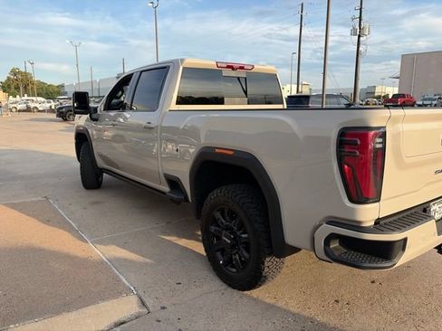 Used 2026 GMC Sierra 2500 AT4 w/ AT4 Premium Plus Package AWD/4WD image 12