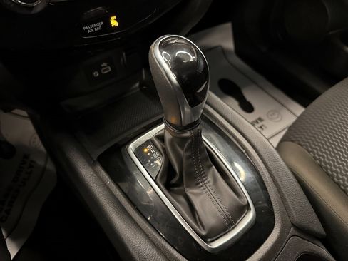 Used 2021 Nissan Rogue Sport S image 16