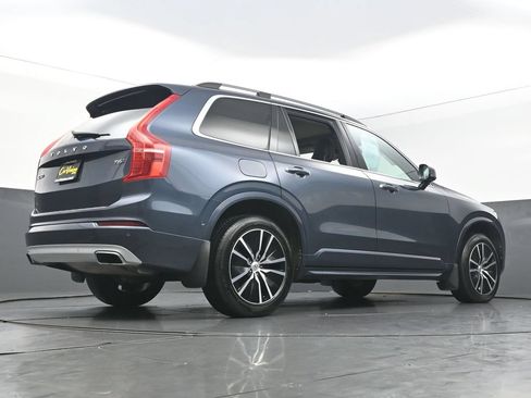 Used 2018 Volvo XC90 T6 Momentum w/ Convenience Package AWD/4WD image 45