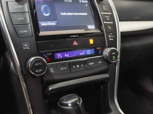 Used 2017 Toyota Camry XSE image 28