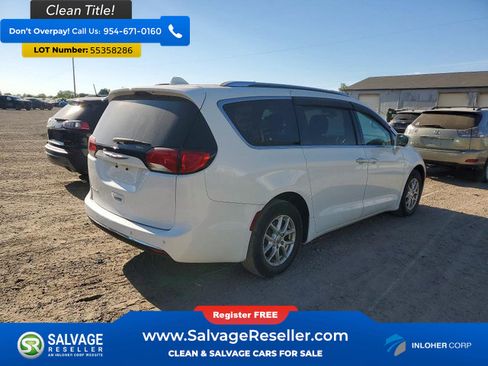 Used 2020 Chrysler Pacifica Touring FWD image 4