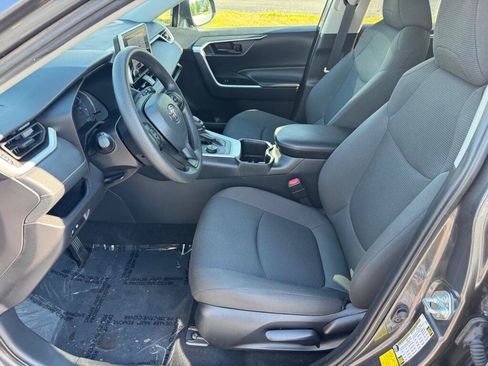 Certified 2025 Toyota RAV4 LE AWD/4WD image 5