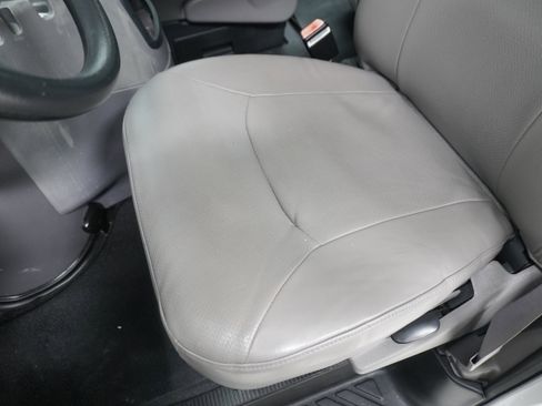 Used 2002 Ford E-350 and Econoline 350 XL image 10